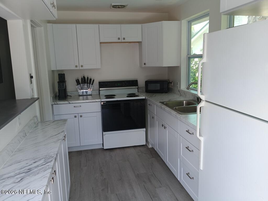 215 Oleander Street - A